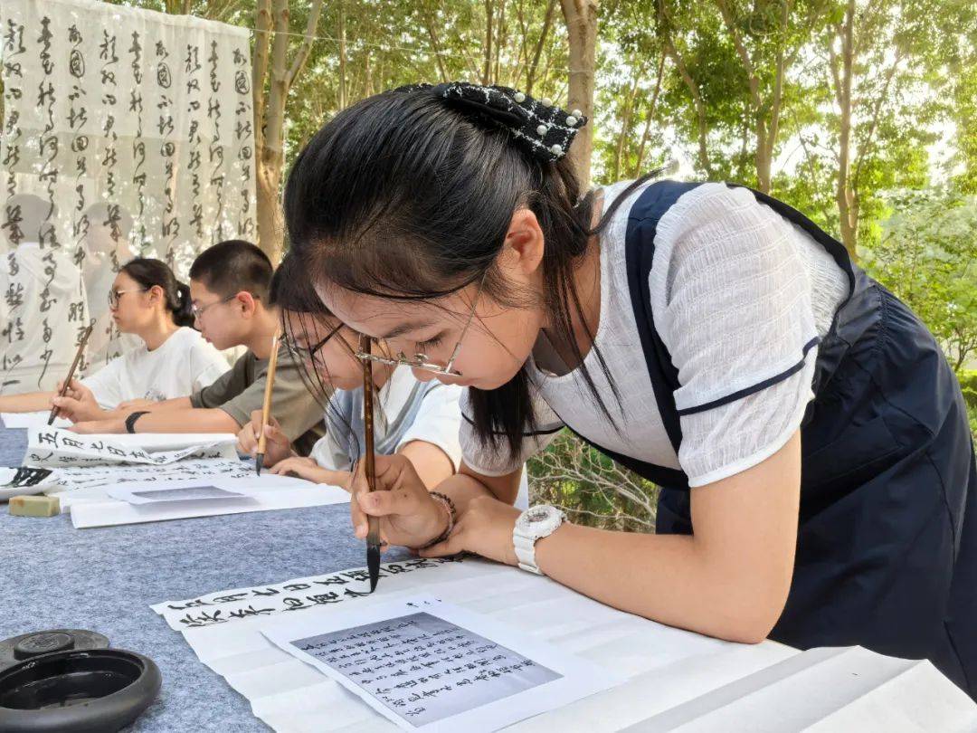 若羌縣舉辦“棗花開了”系列活動之移風易俗、書畫攝影作品、臨書臨印展